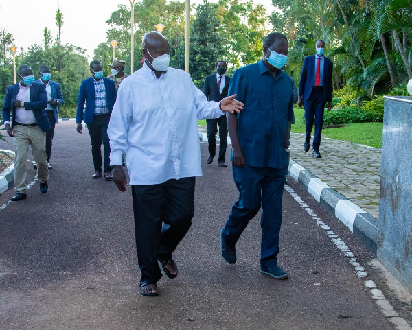 Museveni, Raila wakutana Entebbe