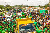 Makonda atinga na lori la mchanga mkutanoni Sengerema