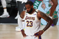 Nyota wa LA Lakers , Le Bron James