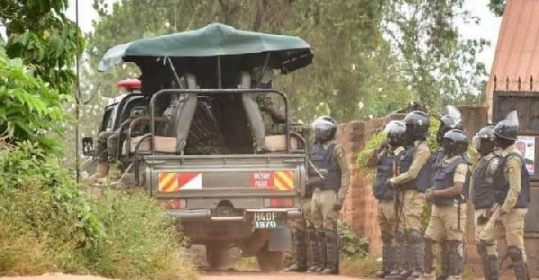 Majeshi yaondoka nyumbani kwa Bob Wine