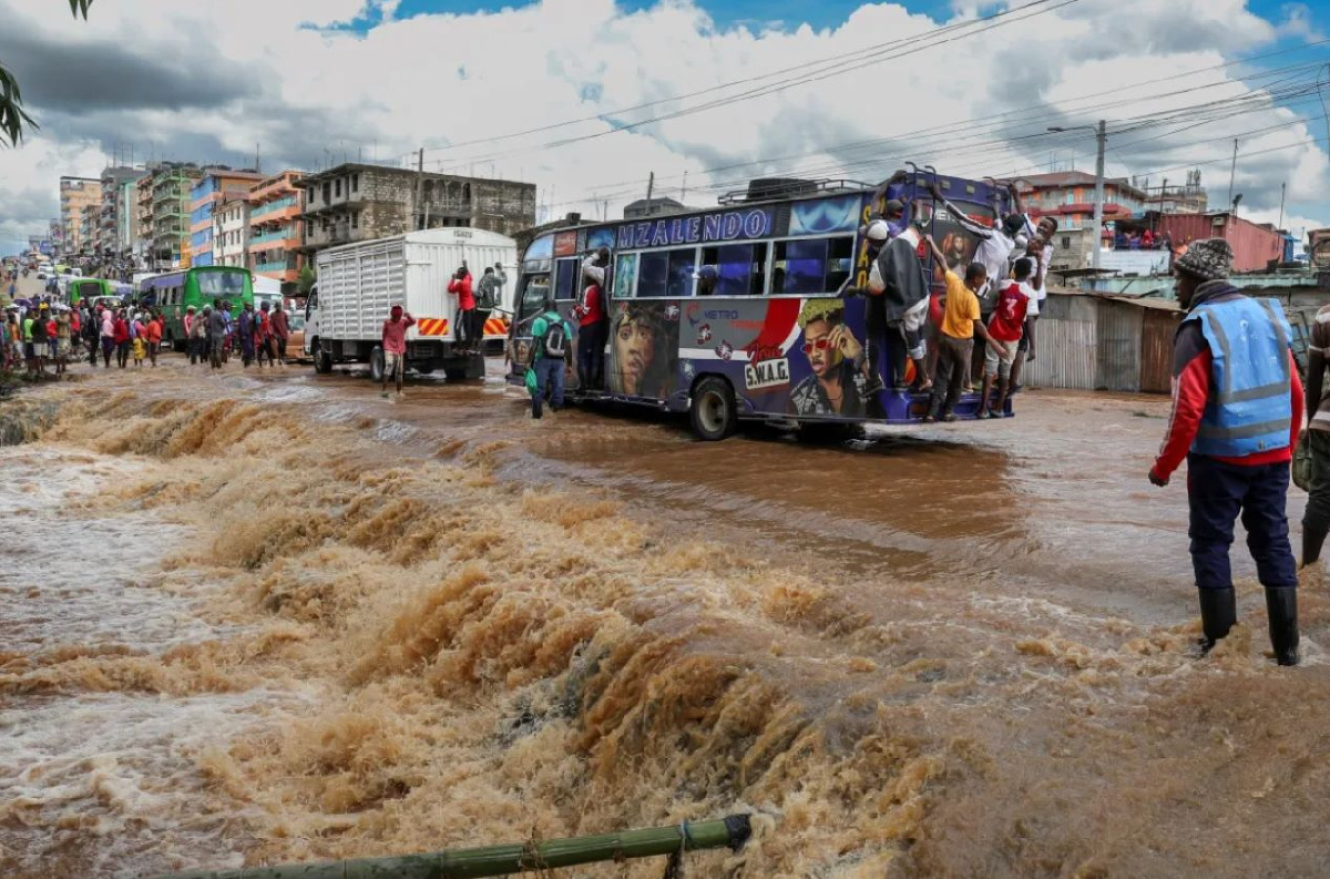 Athari za Mafuriko: Mawaziri watatu matatani kwa uzembe