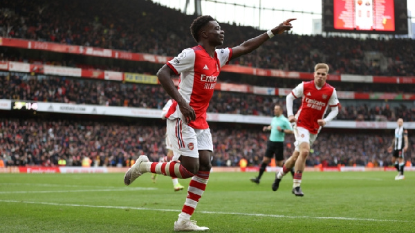 Bukayo Saka akishangilia baada ya kuifungia Arsenal goli la ufunguzi