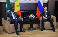 Rais wa Senegal Macky Sall akiwa na Rais wa Urusi  Vladimir Putin