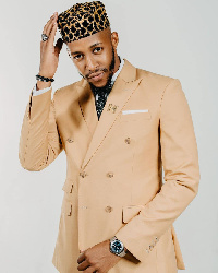 Mchekeshaji, Idris Sultan