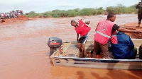 Mafuriko nchini Kenya: Basi lililojaa abiria lasombwa na maji yenye mafuriko