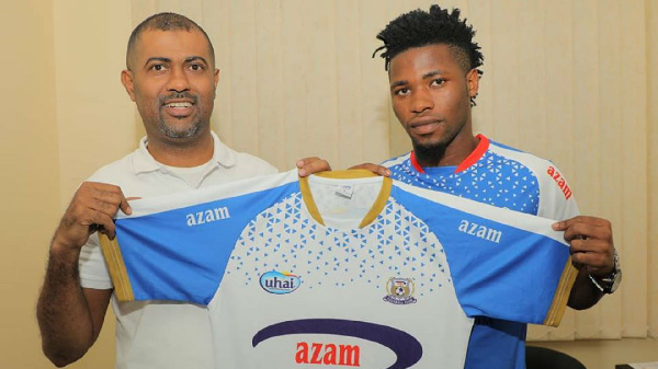 Afisa Mtendaji Mkuu wa Azam FC, Abdulkarim Popat (Kushoto)