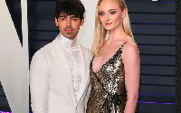 Joe Jonas apanga kumpa talaka mkewe