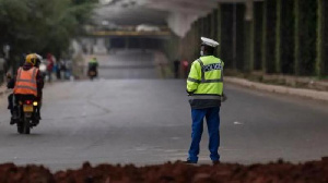 Kijana Aliyenaswa Kwenye Video Akimpiga Polisi Wa Kenya Akamatwa