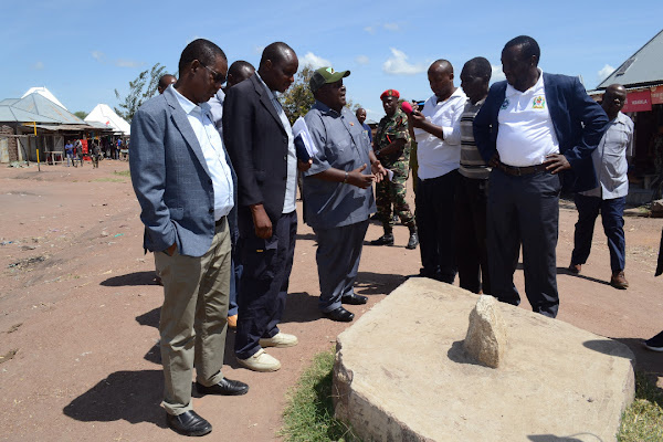 Familia yagoma kuondoa kaburi katikati ya barabara, RC Kafulila ajitosa!