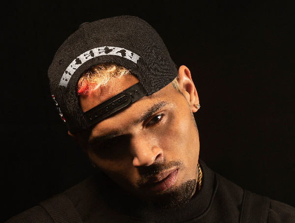 Chris Brown noma! Ana ngoma 15,000 bado hazijatoka