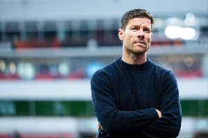 Xabi Alonso Bayer Leverkusen.jpeg