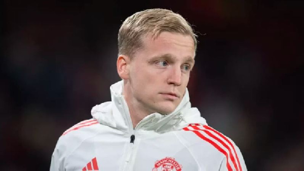 Van de Beek anataka kuondoka Old Trafford