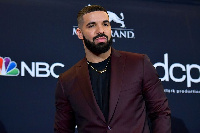 Drake: Msirushe sidiria leo nipo na mtoto wangu