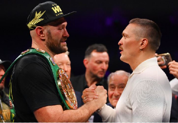 Pambano la Fury, Usyk kusogezwa mbele