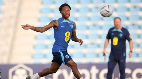 Majambazi wavamia nyumbani kwa Raheem Sterling aondoka World Cup