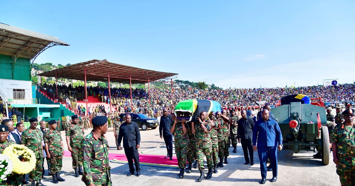 Picha :  VILIO, HUZUNI,SIMANZI VYATAWALA MAPOKEZI YA HAYATI MAGUFULI MWANZA