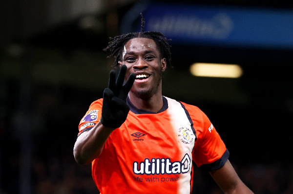 Mshambuliaji wa Luton Towns Elijah Adebayo