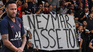 Neymar Psg Fans.jpeg