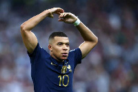 Mbappe awagomea PSG