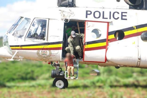 Kenya: Aliyenaswa na mafuriko aokolewa kutumia helikopta