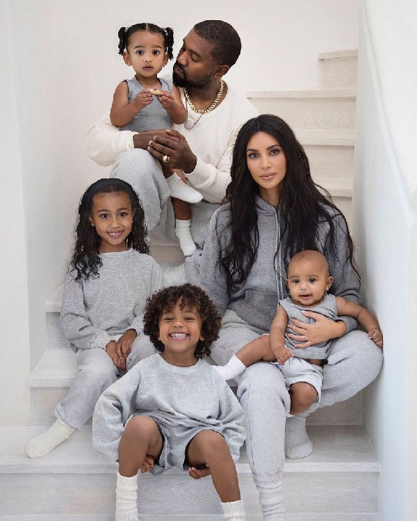 Kim Kardashian afunguka changamoto kulea watoto 4 peke yake