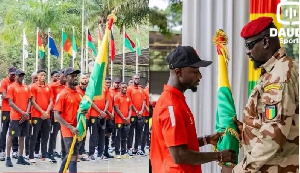 Guinea Warudisha Bendera Ya Taifa Kwa Kiongozi Wa Kijeshi