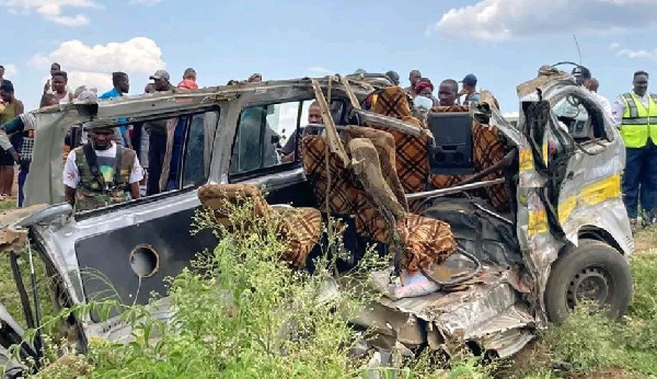 Watu 10 wafariki Dunia lori likigonga matuta