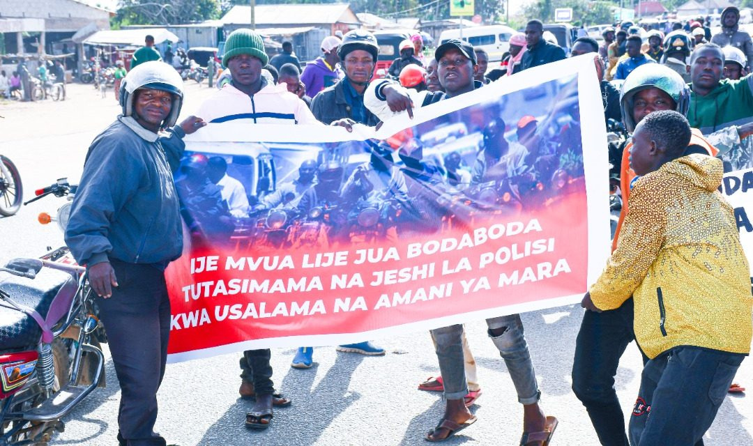 Waandamana kulipongeza Jeshi la Polisi