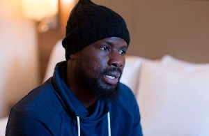 631 SUNDAYMIRROR PROD Emmanuel Eboue 615x400