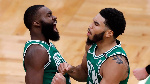 Jaylen Brown kushoto na Jayson Tatum