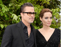 Angelina Jollie akiwa na mtalaka wake Brad Pitt's