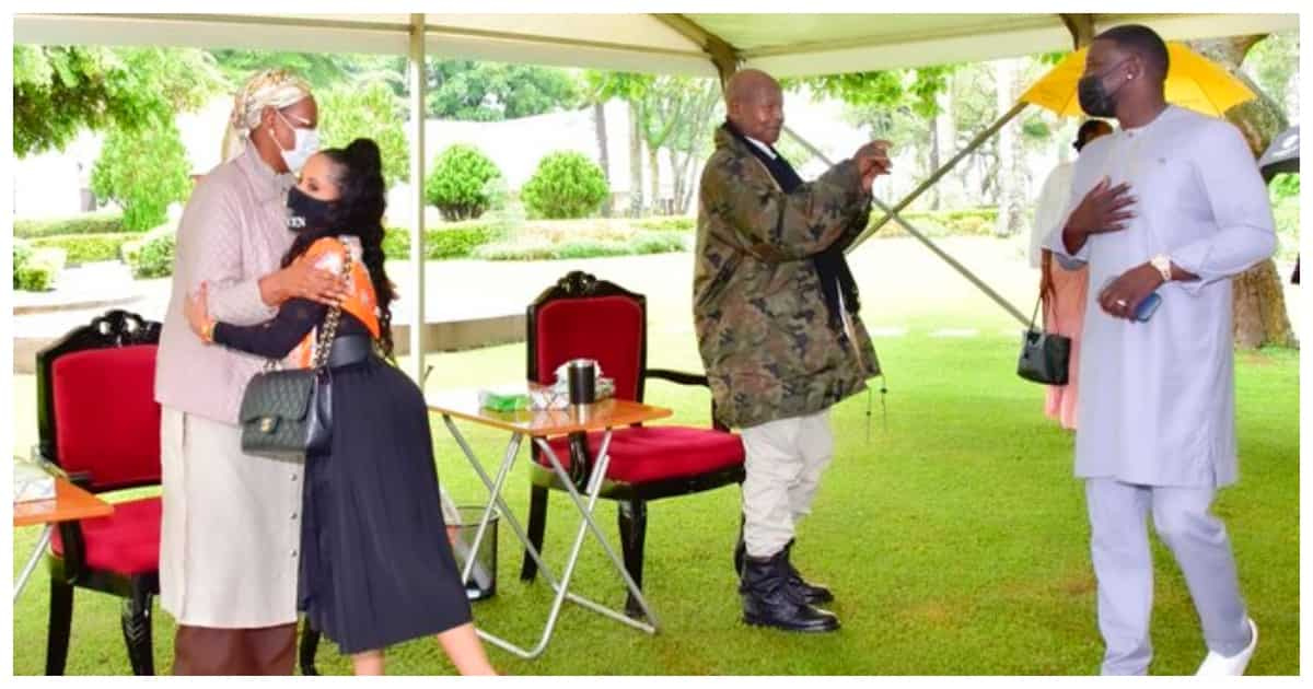 Msanii Akon afanya mkutano wa kibiashara na Rais Museveni Ikuluni Entebbe