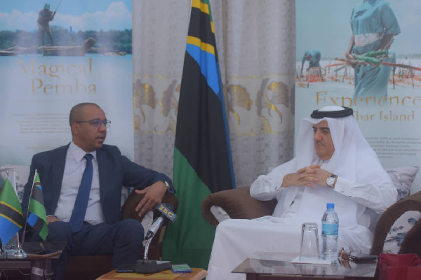 Waziri wa Utalii Zanzibar ateta na Balozi wa Qatar