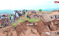 Mzee aporomokewa na kifusi kizito akiwa anachimba mawe, afariki simanzi yatanda (+video)