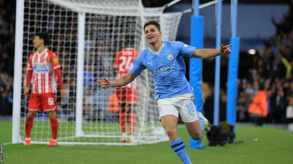 Straika wa Manchester City na Argentina  Julian Alvarez aliifungia City mabao mawili