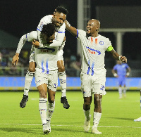 Wachezaji wa Azam FC wakipongezana