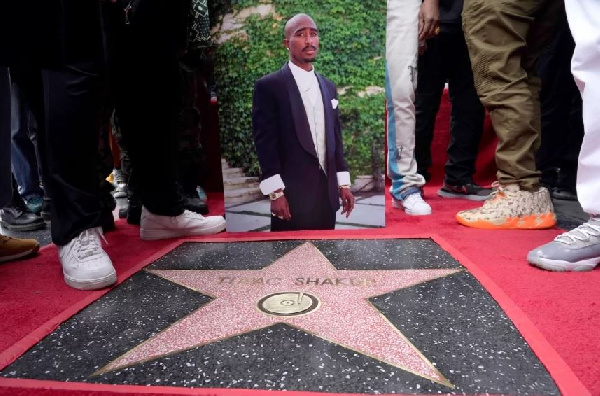 Tupac Shakur apokea tuzo ya Hollywood Walk of Fame