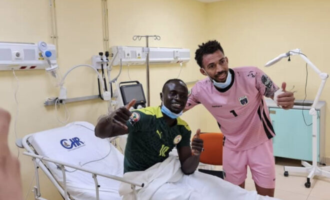 Sadio Mane pamoja na golikipa wa Cape Verde Josimar Dias