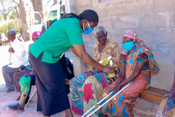 KATIBU UWT WILAYA YA DODOMA MJINI AAPA KULA SAHANI MOJA NA WANAOKULA MISAADA YA WALEMAVU