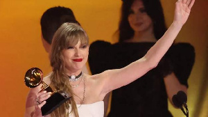 GRAMMY 2024: Taylor Swift Aweka Historia Kwa Kushinda Tuzo Ya Albamu Bora