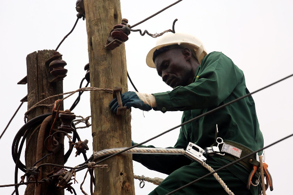 Wakandarasi umeme pasua kichwa