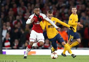 7127 4B96474500000578 5661827 Lacazette Battles For Possession With Griezmann Who Earlier Miss A 136