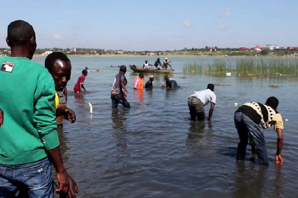 Wawili wafa maji, watatu wanusurika wakienda kupiga picha ziwani