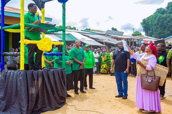 Makonda awakaanga jukwaani vigogo watatu Mbeya