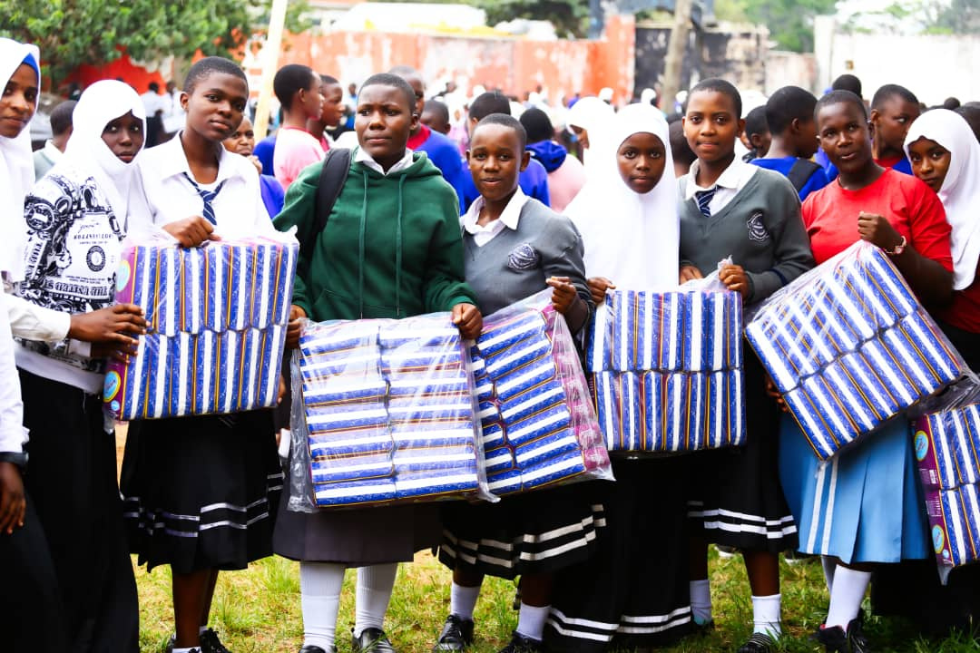 ‘Tujitokeze wengi kuwapa   wanafunzi taulo za kike’   