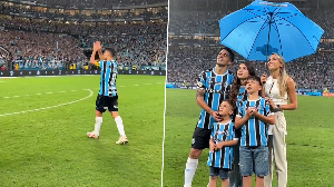 Luis Suarez Bids Farewell To Gremio Fans