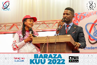 Bobi Wine akihutubia