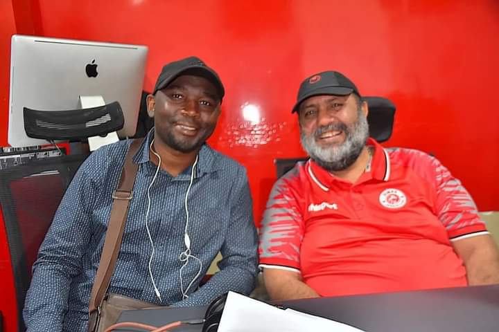 Mwenyekiti wa Kamati ya Usajili Simba SC Kassim Dewji (Kulia)