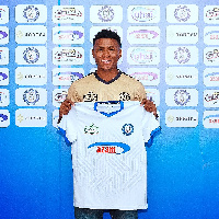 Klabu ya Azam FC imemtambulisha beki wa kati, Yeison Fuentes (21)