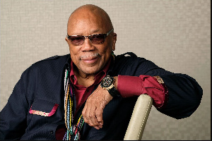 Quincy Jones T (1)